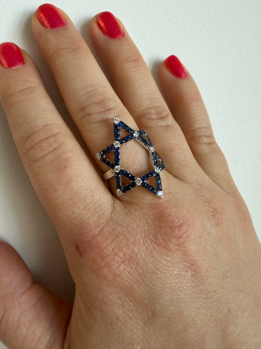 Tilas Star Ring