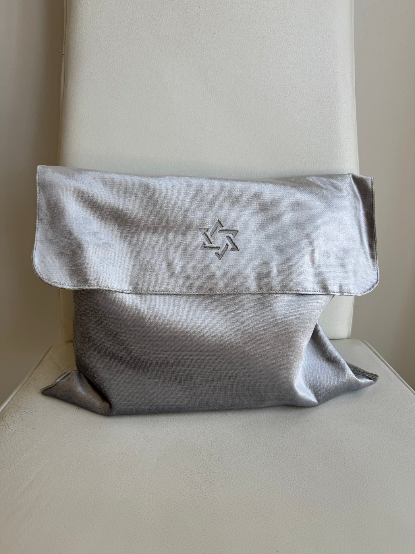 Talit, Shema Israel Hashem, with velvet bag