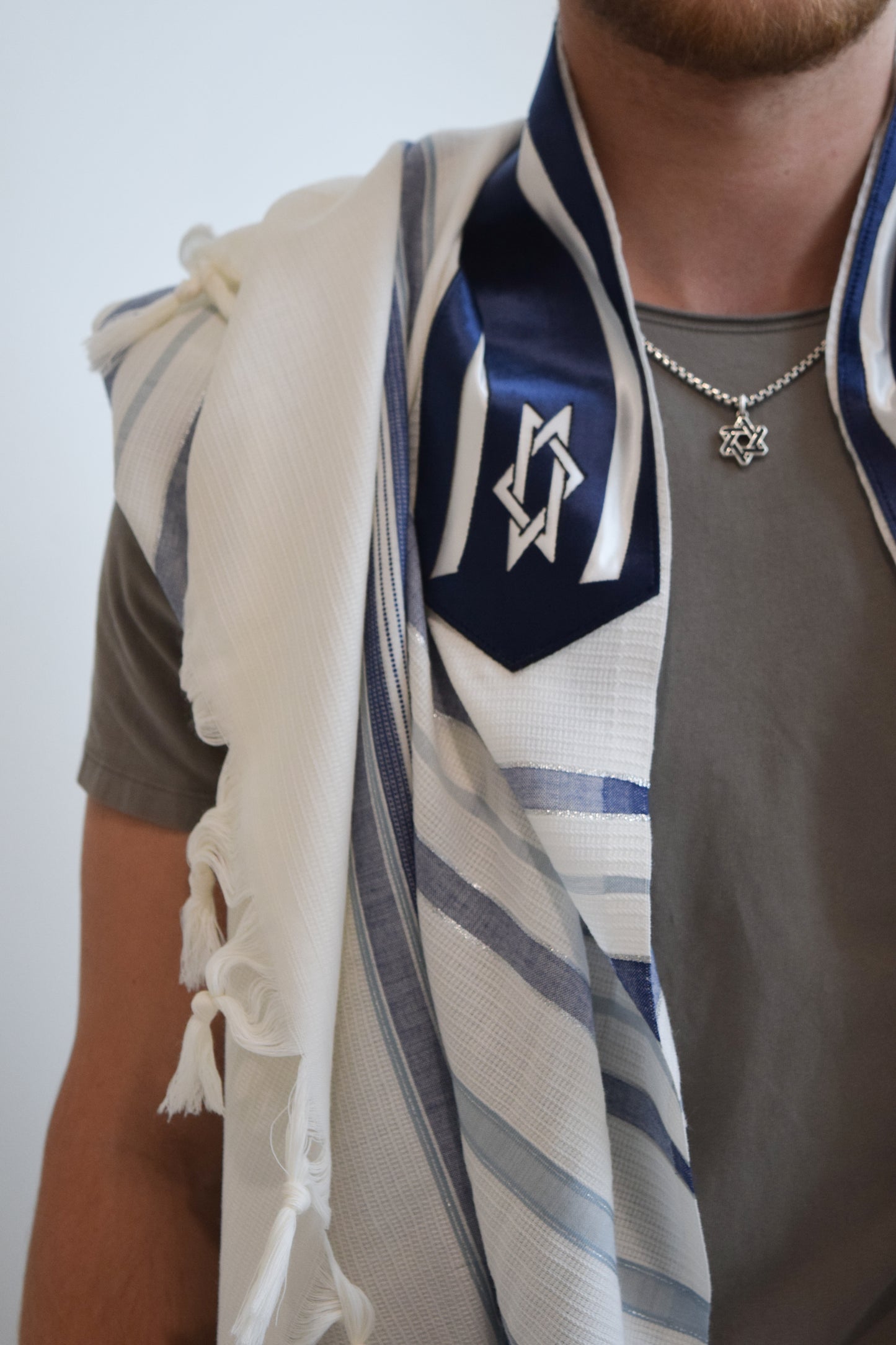 Talit, Am Israel Chai, with matching velvet bag