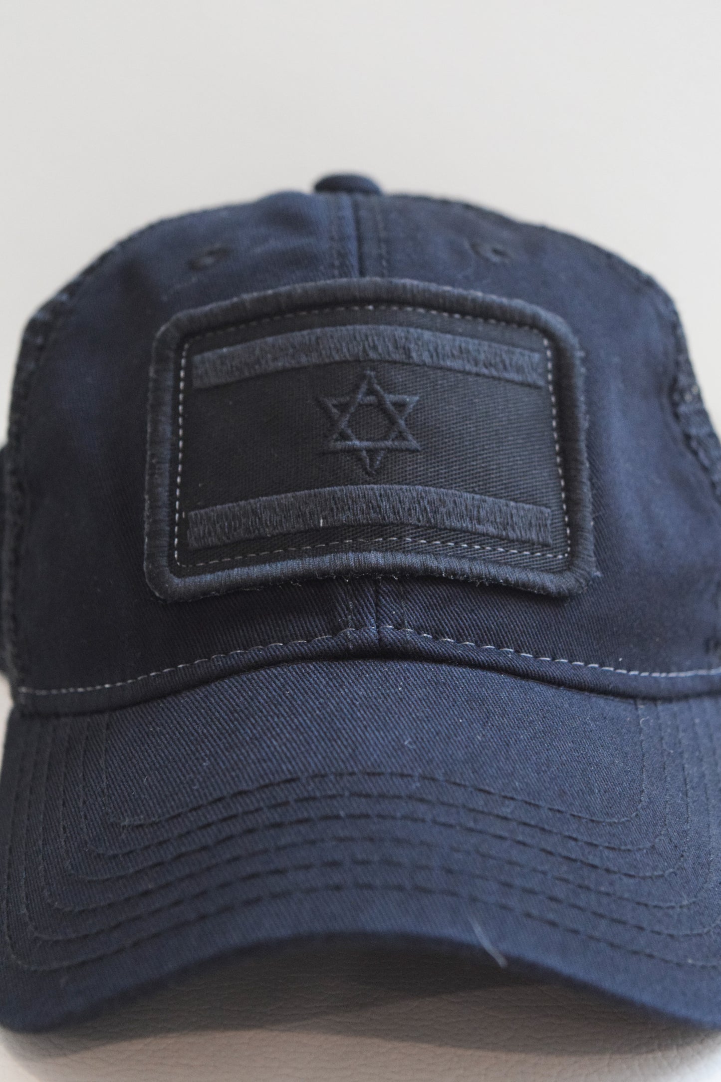 Israel Proud, Hat