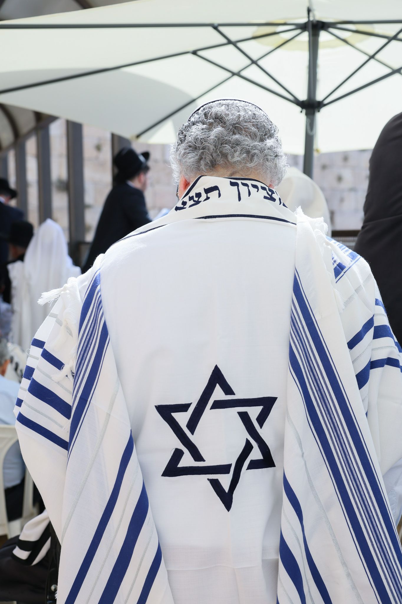 Talit, Am Israel Chai, with matching velvet bag